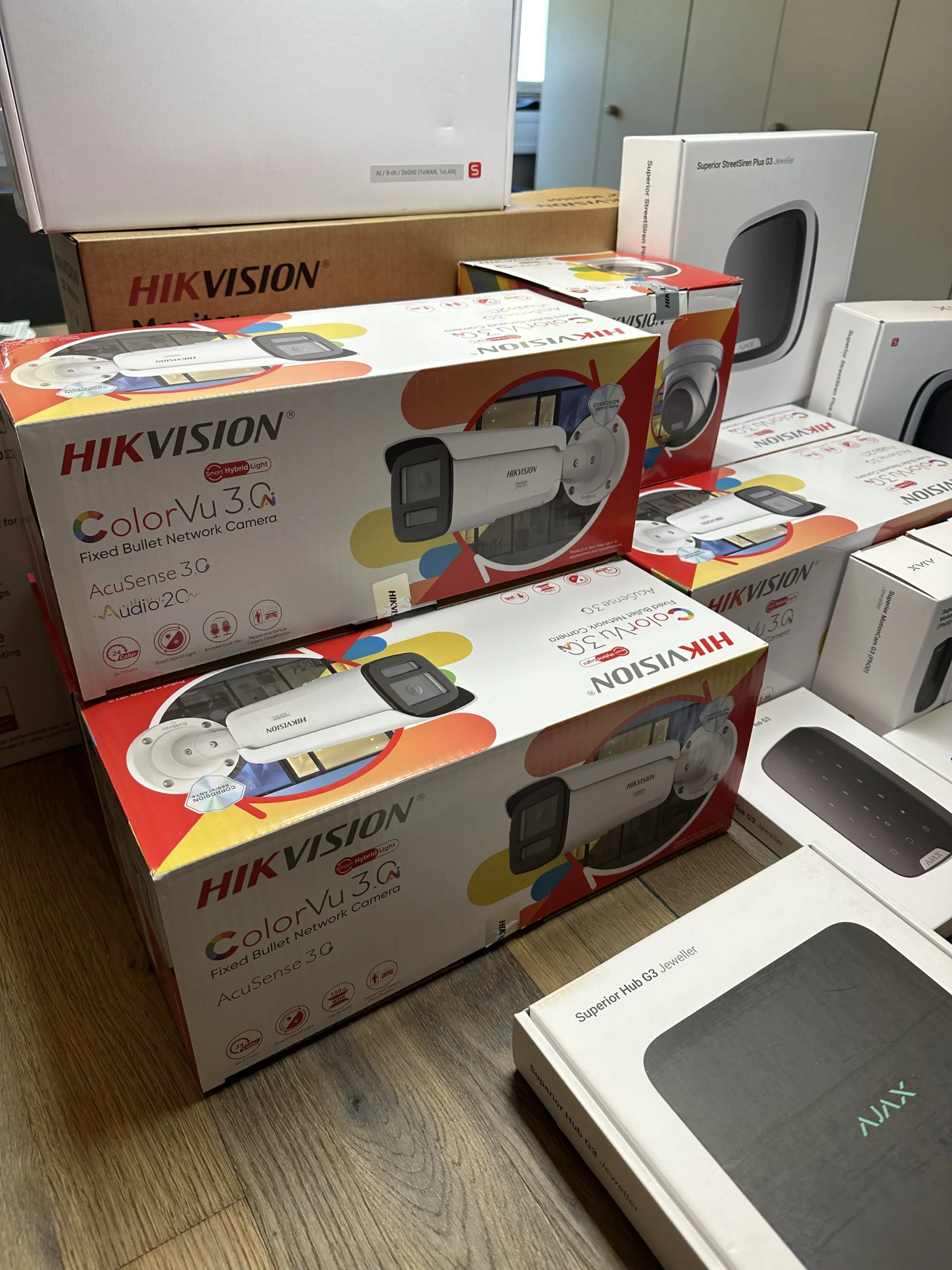 Aktuelle Sicherheitstechnik-Produkte von Hikvision und Ajax im Lager von Sohn Sicherheitssysteme